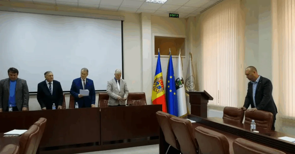 Eugeniu Trocin îşi apără teza de doctor