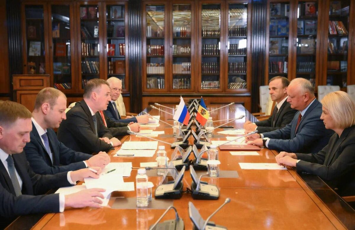 Igor Dodon, Vasile Tarlev și Irina Vlah