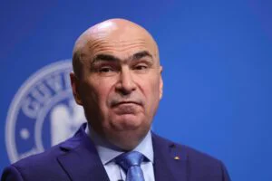 Lovitură de imagine pentru premierul Bolojan. Finul lui este anchetat pentru trafic de droguri