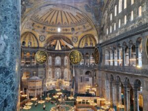 O călătorie prin bijuteriile turistice ale Istanbulului. Află locurile pe care trebuie să le vezi măcar o dată în viață