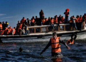 Misiune de amploare în Marea Egee. Sute de imigranți au fost salvaţi de autoritățile grecești