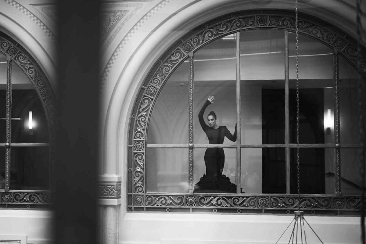 Iulia Vântur, într-o nouă ipostază spectaculoasă, s-a transformat în „Lebăda Neagră”