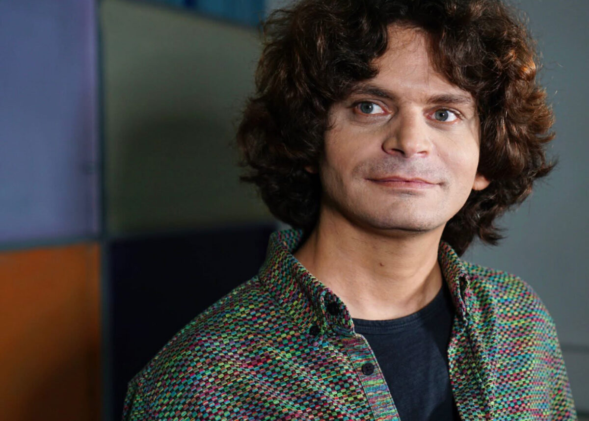 Profesor celebru, 13 ani de pușcărie pentru că a violat copii