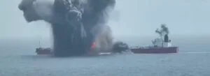 Teroriștii Houthi se laudă cu scufundarea unui cargobot în Marea Roșie