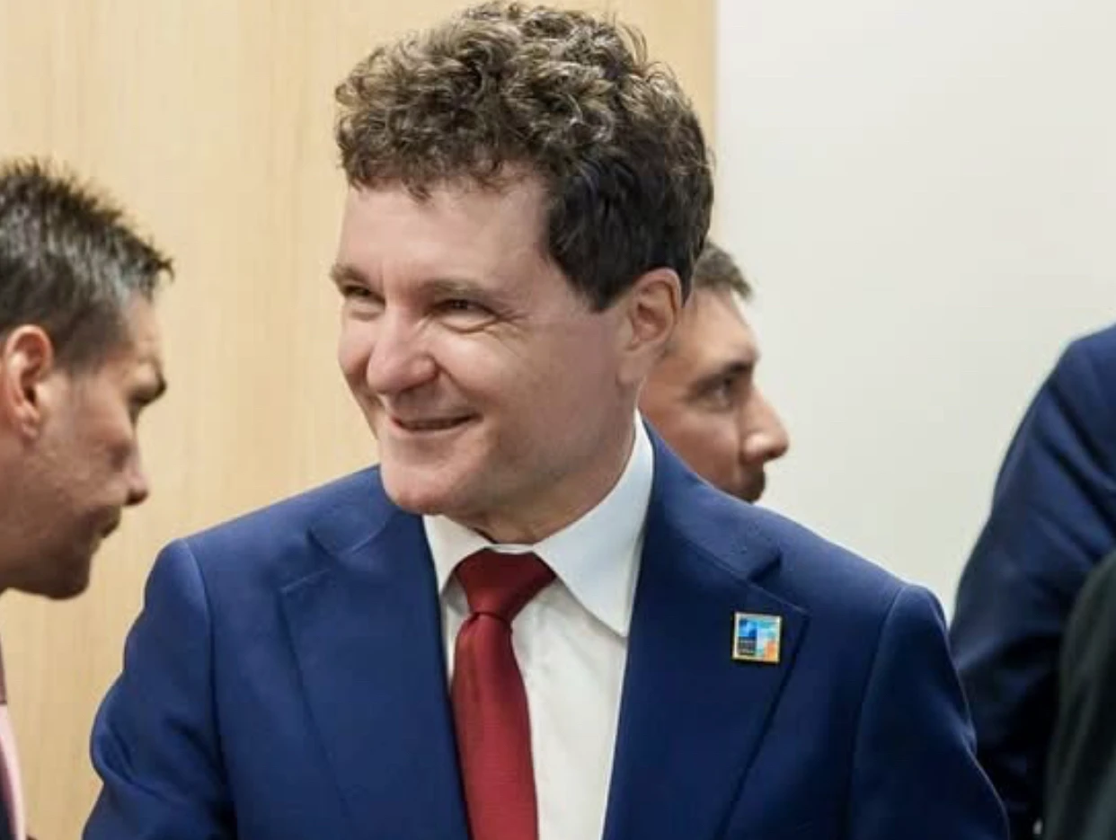 Bătălia pentru șefia SRI și SIE. Lista lui Nicușor Dan. De ce au dispărut Dacian Cioloș și Alina Mungiu Pippidi