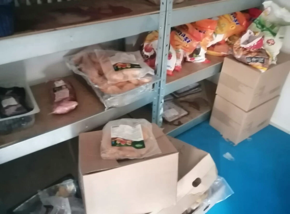 Inspectorii sanitari, controale-fulger în plin sezon estival. Tone de alimente, retrase de la vânzare