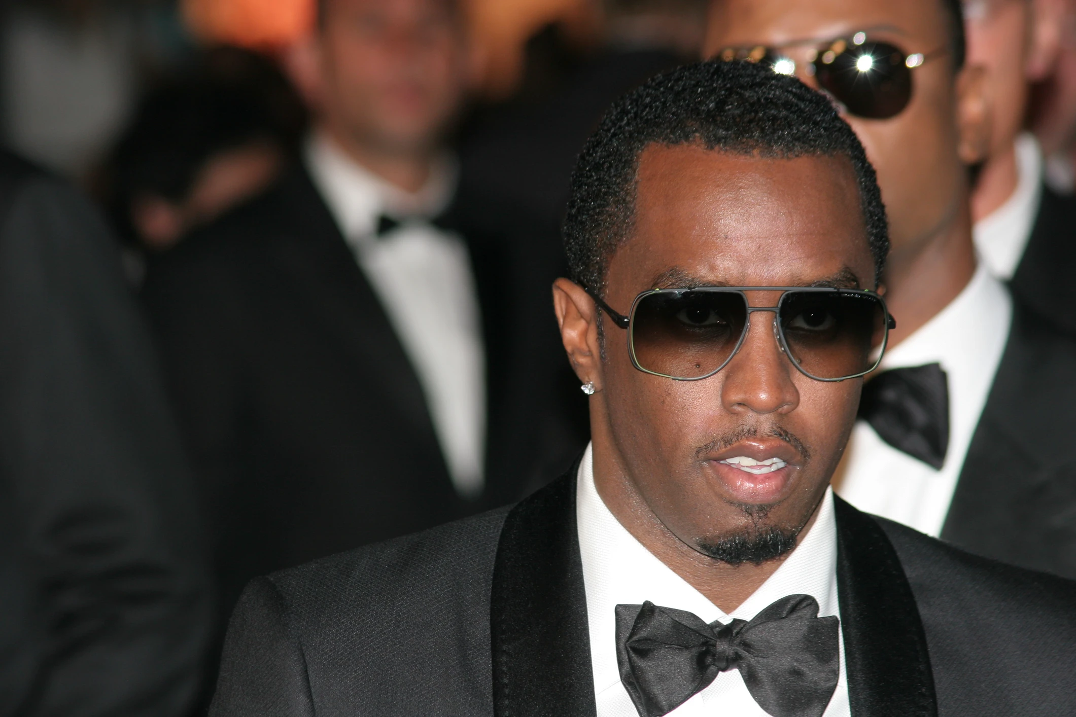 Diddy n-a renunțat la aroganță. A acționat din închisoare