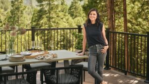 Ce face în prezent Tiffani Thiessen, celebra actriță din serialul „Salvați de Clopoțel”