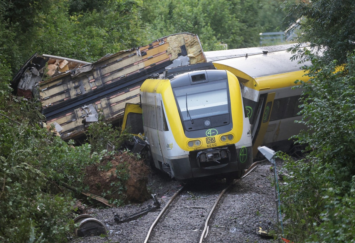O alunecare de teren, cauza accidentului feroviar din Germania