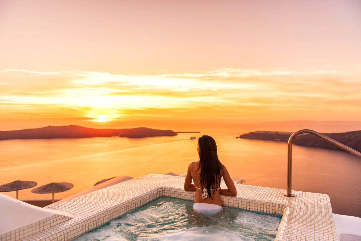 Românii mizează pe vacanțe premium. Experiența bate confortul