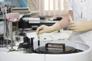 Două cazuri de antrax, confirmate în România: tată şi fiu au mâncat carne de oaie