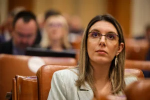 S-a semnat ordinul, iar demiterea a intrat în vigoare. Schimbare la vîrf