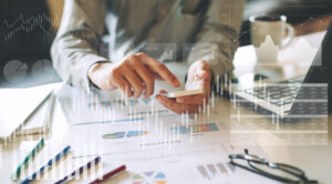Vești proaste despre economie. Analiștii Raiffeisen reduc drastic prognoza PIB