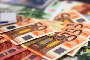 Datoria externă a României a trecut de 212 miliarde de euro. Creștere de peste 7 miliarde în doar șase luni