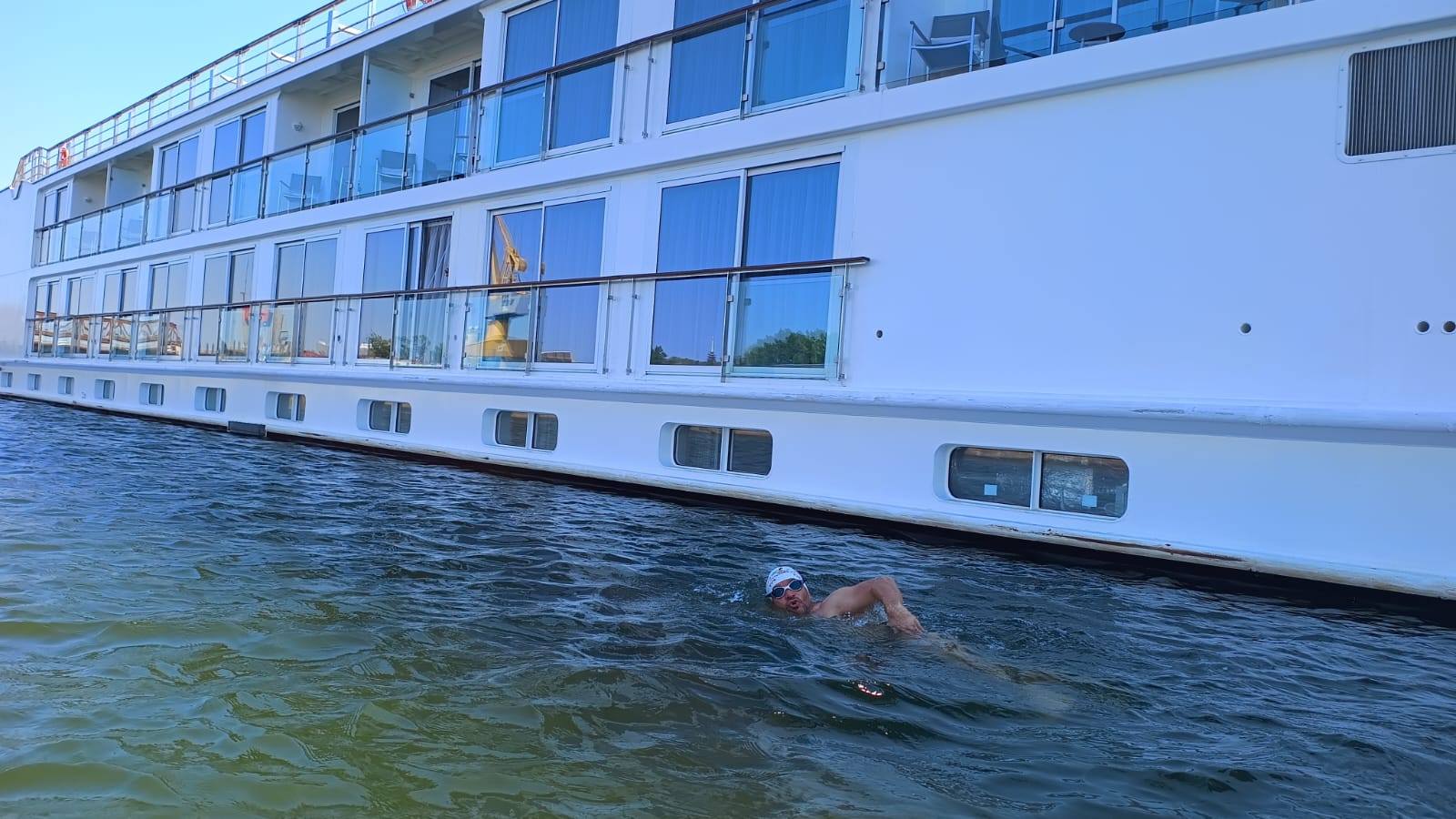 Avram Iancu, cele mai emoționante momente ale carierei. Primul om care traversează Europa înot