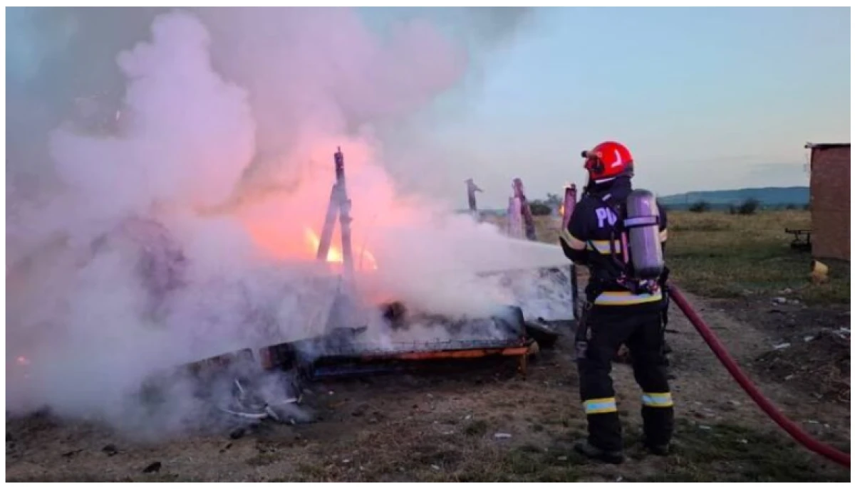 Bebeluș de opt luni, ars de viu într-un incendiu. Părinții s-au autoevacuat