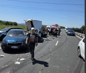 Accident în lanț, cu șapte mașini, pe Autostrada A1
