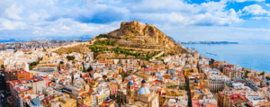 Apartamente Alicante: de ce orașul mediteranean atrage tot mai mulți investitori