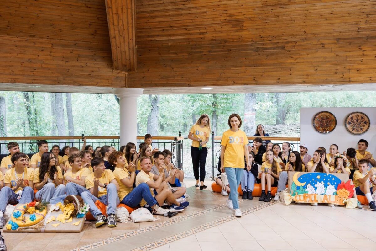 Ultima zi a Taberei DOR, coordonată de Maia Sandu. Copiii din diasporă au spus adio ediției din 2025