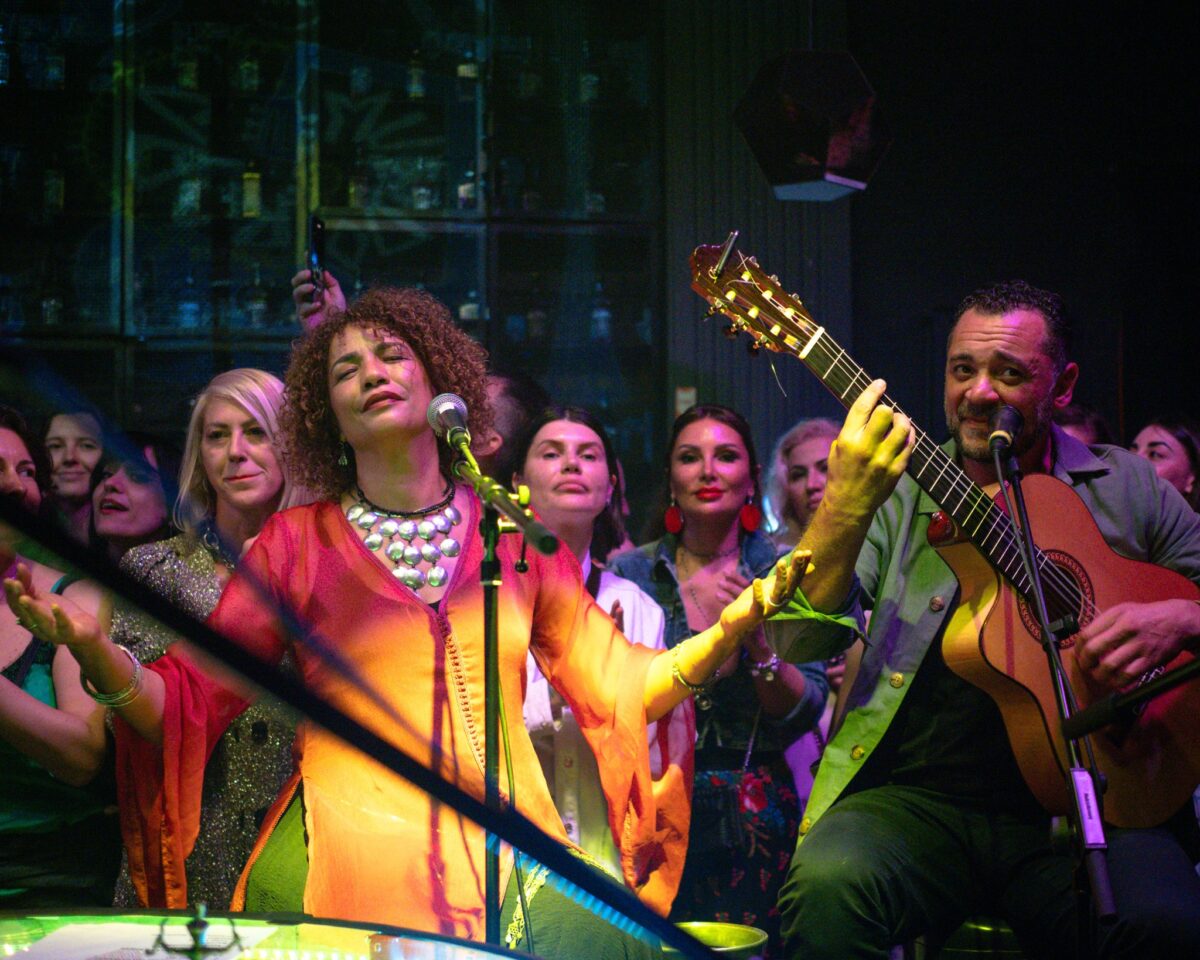 Larisa Perde construiește Șaraimanic ca o afacere sustenabilă care se trăiește pe deplin prin muzică, emoție și vise sincere