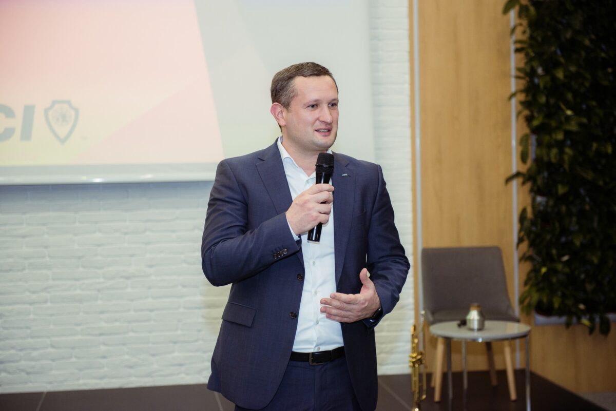 Deputat PAS, despre reținerea lui Plahotniuc: „Niciun merit al Moldovei. Nu l-au prins ai noștri, ci l-au prins alții pentru altceva”