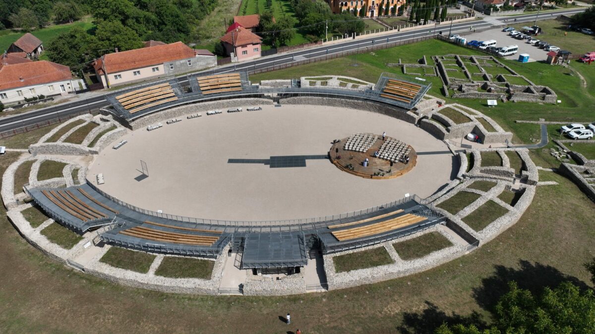 Amfiteatrul roman din Ulpia Traiana Sarmizegetusa, redeschis publicului