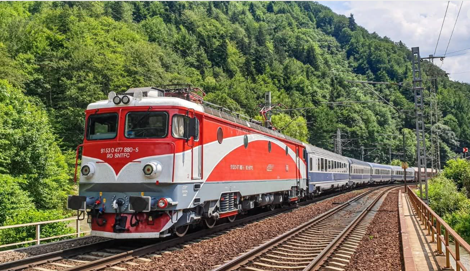 Ambasadorul Indiei, în peripeții pe șine. Locomotiva trenului spre Brașov s-a defectat