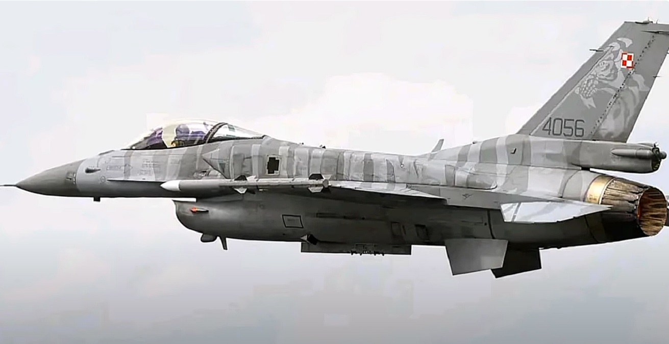 Catastrofă aviatică. Avion F-16, prăbușit pe aerodromul din Radom