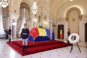 Ultimul omagiu pentru Ion Iliescu. Președinți, premieri și lideri politici la catafalc. Mesaj de soția sa, Nina. Foto/Video. Live text