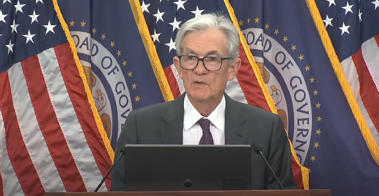 Fed scade dobânzile la cel mai mic nivel din ultimii trei ani, pe fondul temerilor privind șomajul