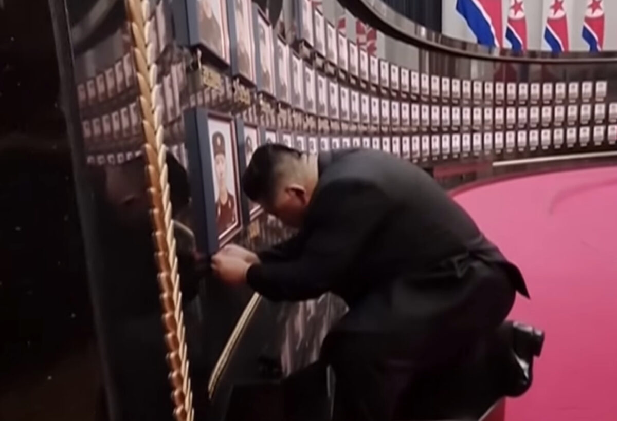 Dictatorul Kim Jong Un a decorat militarii trimiși în Ucraina