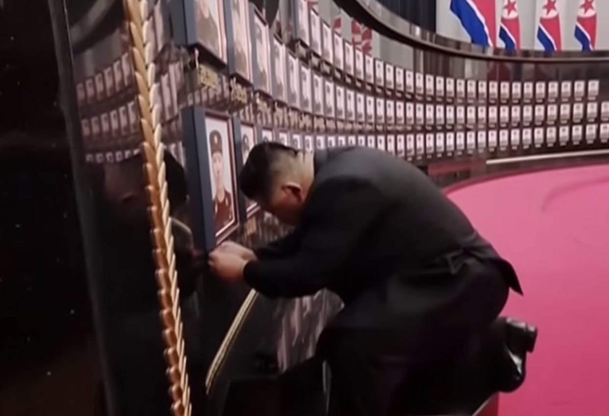 Dictatorul Kim Jong Un a decorat militarii trimiși în Ucraina