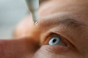 Revoluție în optică: Picături pentru vedere de aproape, aprobate în SUA
