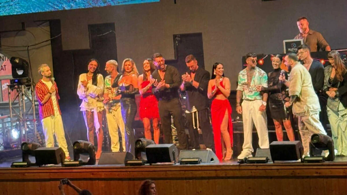 Un nou cuplu la Insula Iubirii. S-au sărutat în văzul tuturor