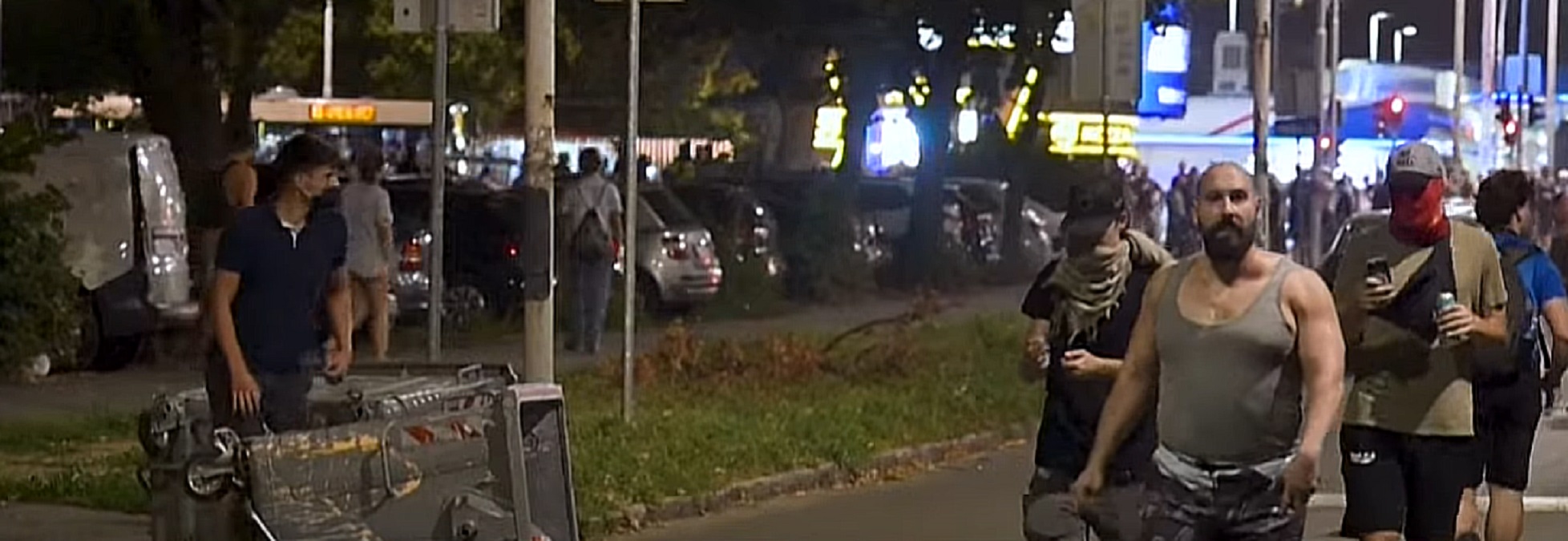 Poliția, îngăduitoare cu extremiștii de stânga Antifa, la un miting anti-AfD