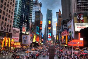 Teroare în Times Square: un tânăr a tras cu pistolul în mulțime