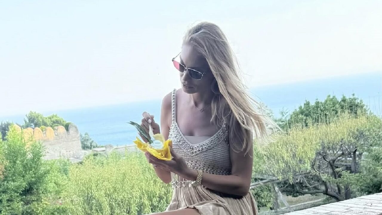 Valentina Pelinel, dezvăluiri dureroase. Când a participat la primul concurs de modele era în doliu