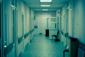 Malpraxis în Sistemul de Sănătate. Cât am putea plăti toți pentru greșeala unui medic