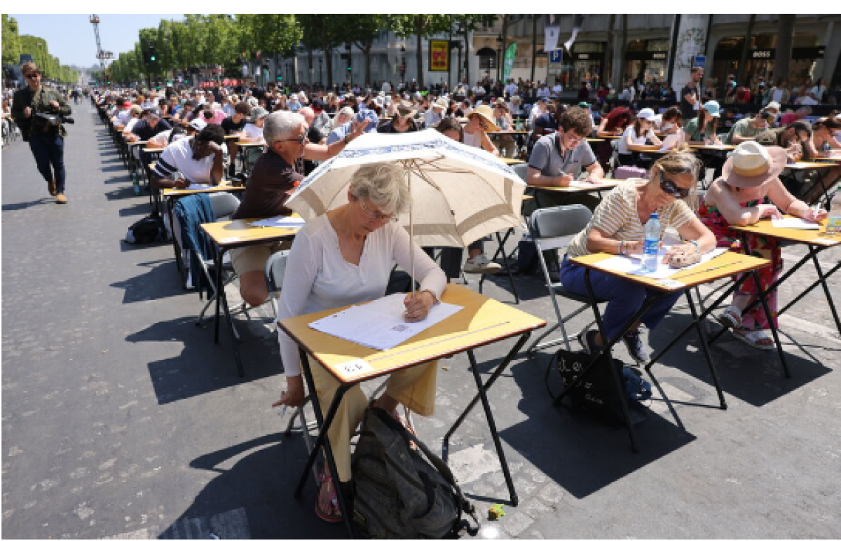 Concurs de dictare cu premii, după model parizian, organizat la Timișoara. Mii de oameni, așteptați în Piața Libertății