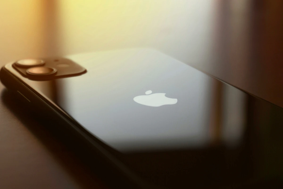 Trei motive să îți cumperi un telefon iPhone