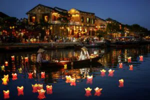 Vietnam vrea să atragă turiști europeni. Statul comunist, extrem de sărac, elimină vizele