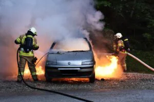 Despăgubire-record în baza unei polițe CASCO. Câți bani primești pentru o mașină distrusă de incendiu