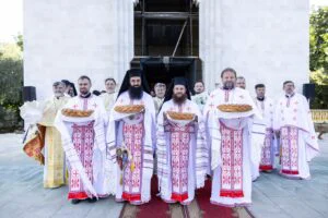 Canonizare cu miză istorică la Chișinău: Doi preoți români, ridicați la rangul de sfinți în numele credinței românești