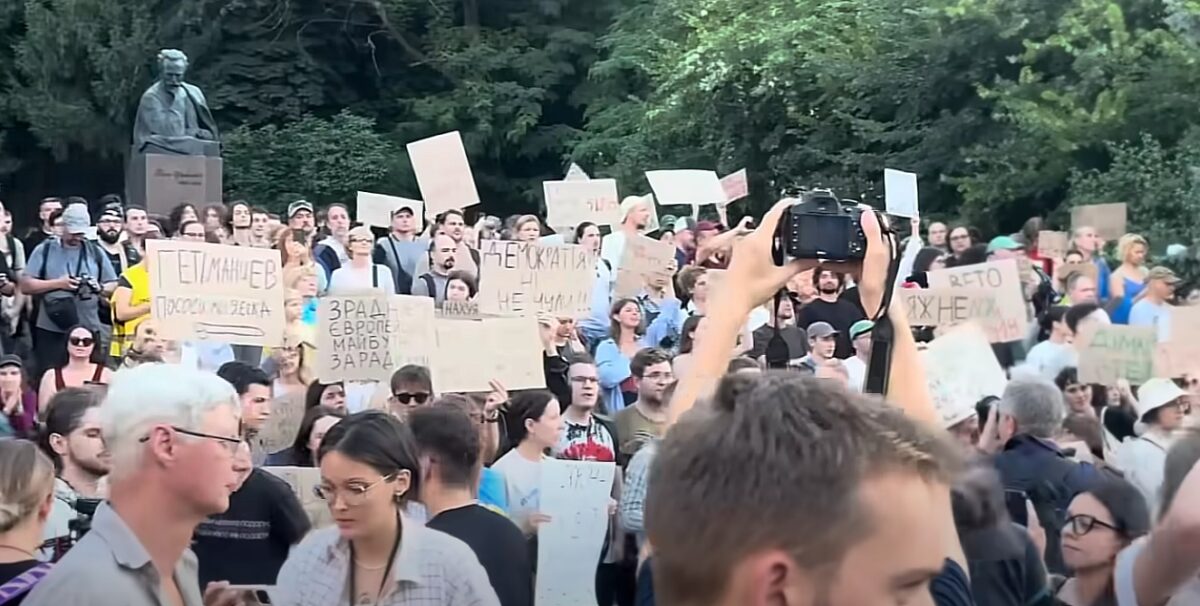 Cartonul ca armă. Revolta tinerilor pentru independența anticorupției