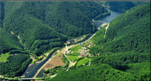 Fosta colonie de la Tarnița, transformată în zonă de agrement, după 50 de ani. Investiția unei firme din Florești