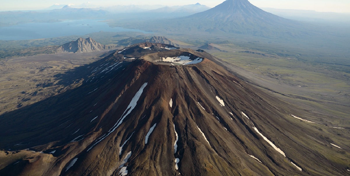 Vulcanul Krașeninnikov, activ din nou după secole de tăcere