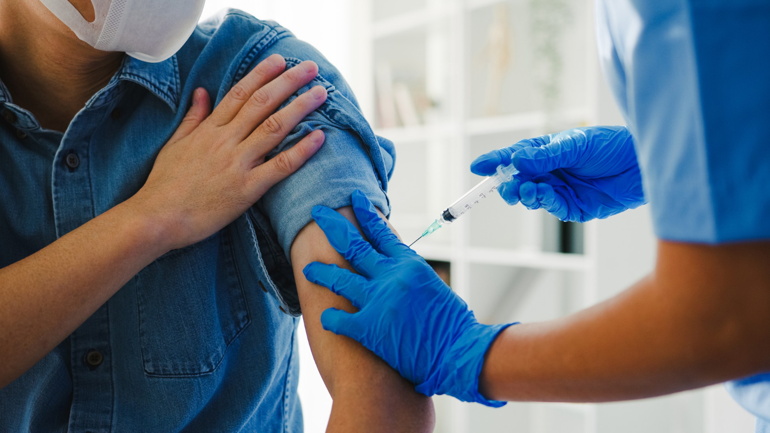 Vaccinarea nu mai este gratuită pentru o parte din români. Cine mai are acest drept