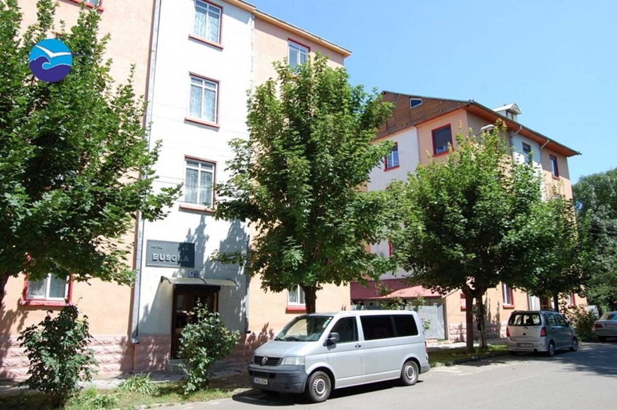 O clădire încărcată de istorie, scoasă la vânzare în stațiunea de la Marea Neagră care poate renaște