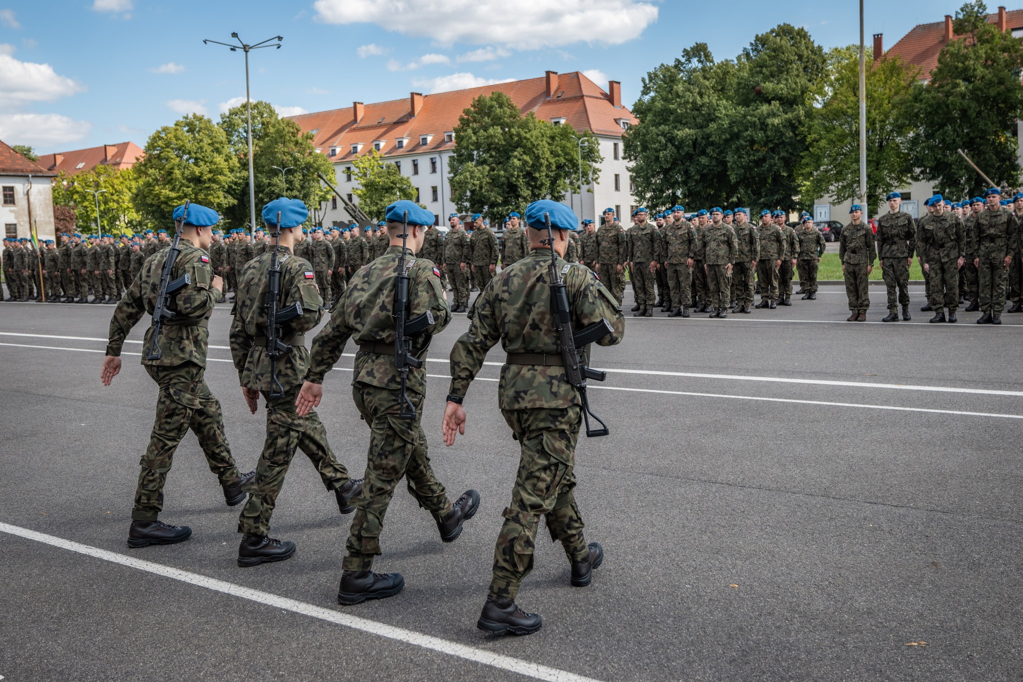 Polonia se pregătește pentru orice scenariu. Mii de înscrieri la antrenamente militare
