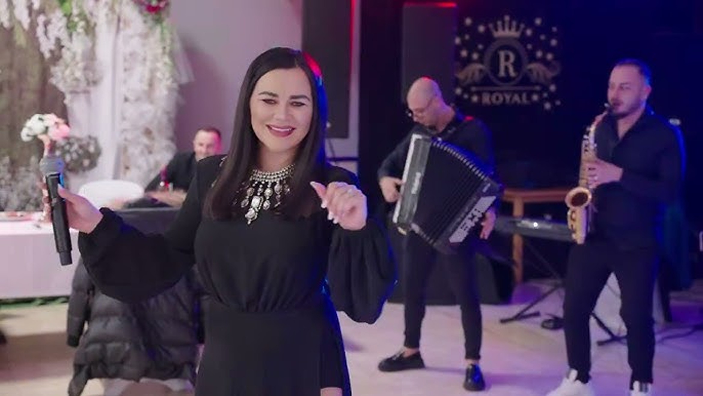 Carmen de la Sălciua.